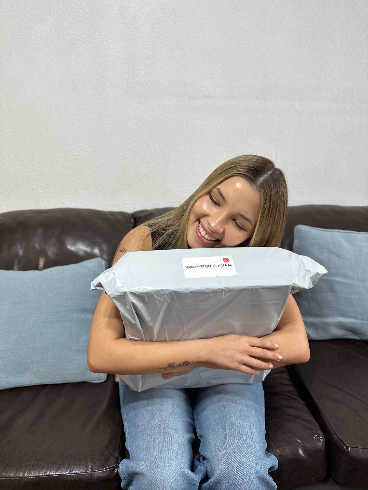 MAPA DEL MUNDO DE MADERA 3D ROJIZO